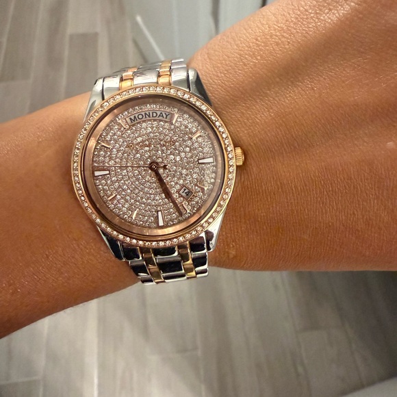 COPY - Michael Kors Kiley Glitz pave watch - Picture 2 of 4